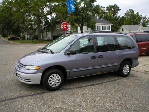 Plymouth Grand Voyager 1997 photo 0