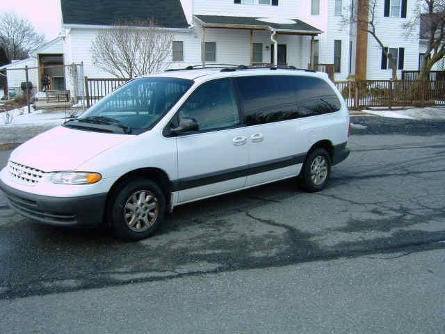 Plymouth Grand Voyager SE MiniVan