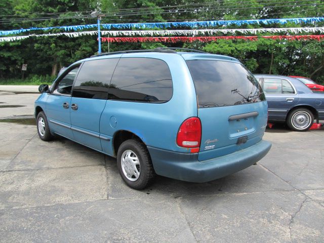 Plymouth Grand Voyager 1999 photo 3