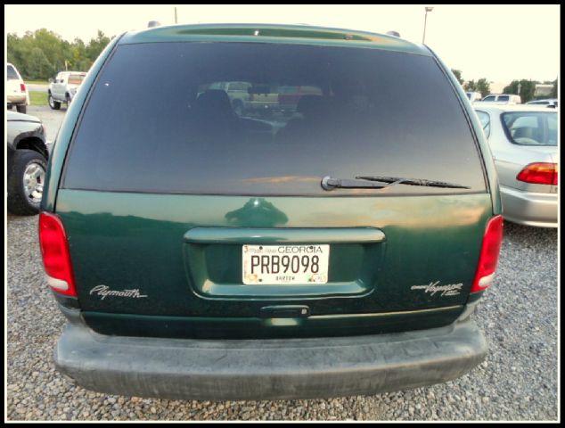 Plymouth Grand Voyager 1999 photo 4