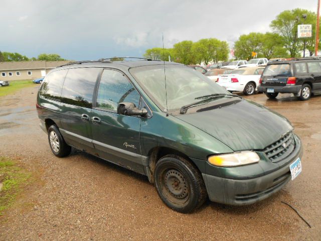 Plymouth Grand Voyager 1999 photo 4