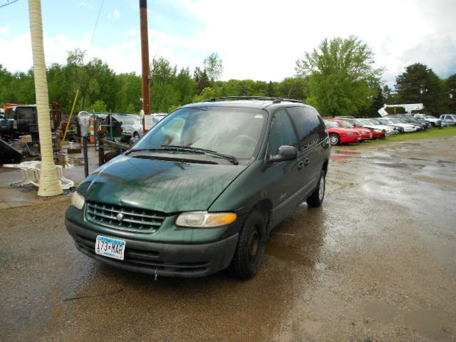 Plymouth Grand Voyager 1999 photo 5