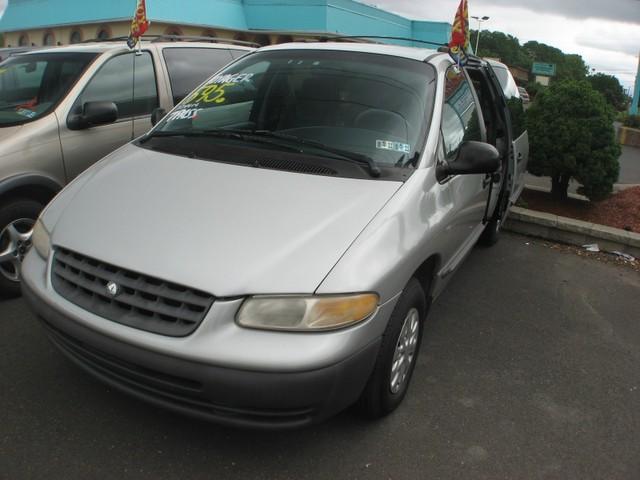 Plymouth Grand Voyager 2000 photo 4