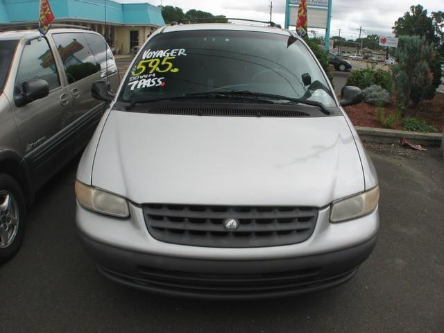 Plymouth Grand Voyager 2000 photo 5