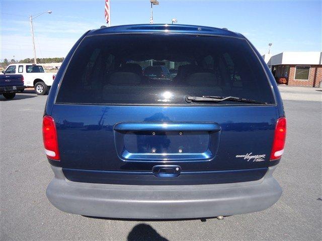 Plymouth Grand Voyager 2000 photo 3