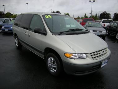 Plymouth Grand Voyager 2000 photo 4