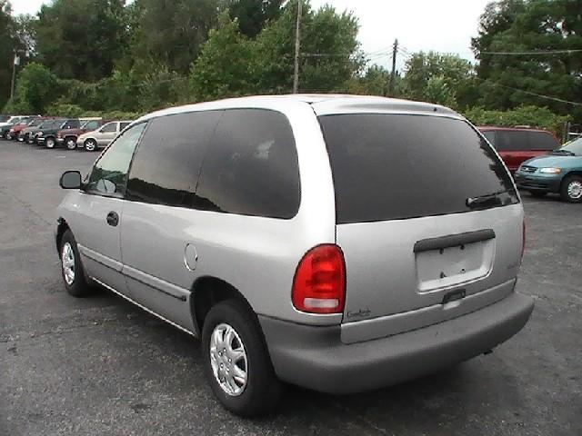 Plymouth Voyager 2000 photo 3