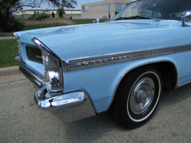 Pontiac Bonneville 1963 photo 21