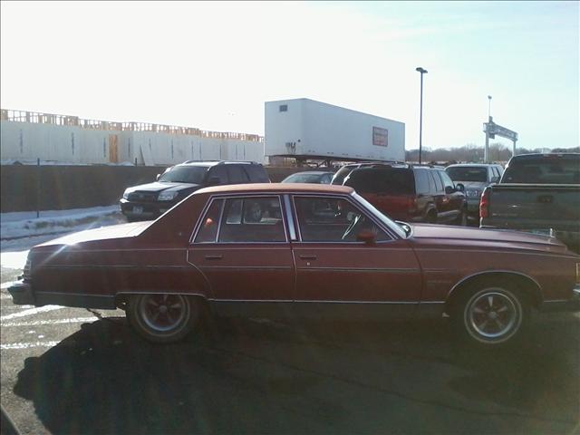 Pontiac Bonneville 1977 photo 5