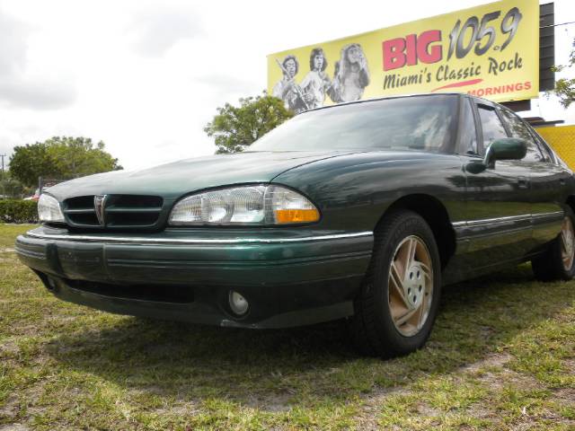 Pontiac Bonneville 1993 photo 1