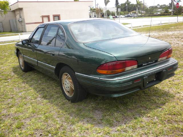 Pontiac Bonneville 1993 photo 3