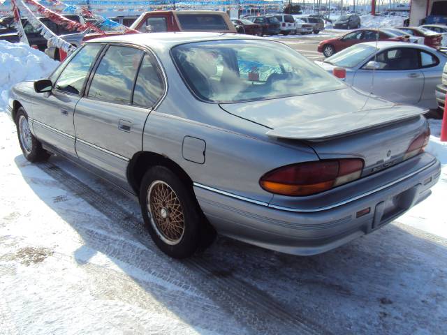 Pontiac Bonneville 1993 photo 1