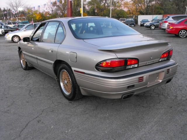 Pontiac Bonneville 1994 photo 3