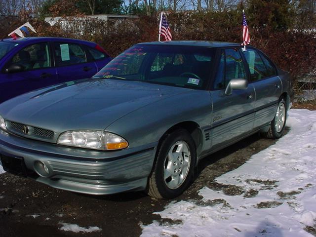 Pontiac Bonneville 4DR Limited AWD Sedan