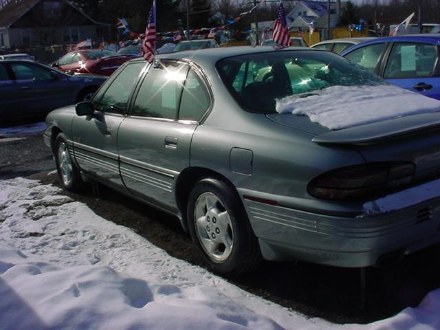 Pontiac Bonneville 1995 photo 4