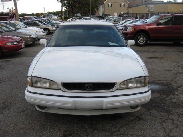 Pontiac Bonneville Unknown Sedan