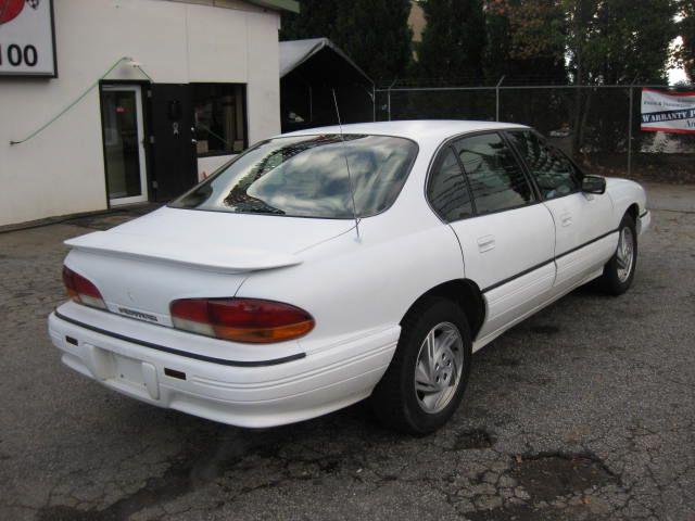 Pontiac Bonneville 1995 photo 1