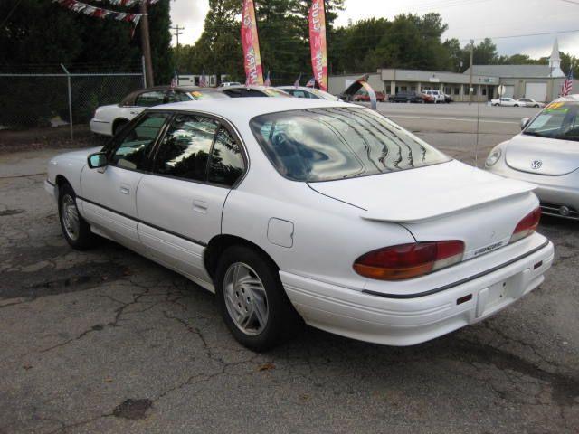 Pontiac Bonneville 1995 photo 2