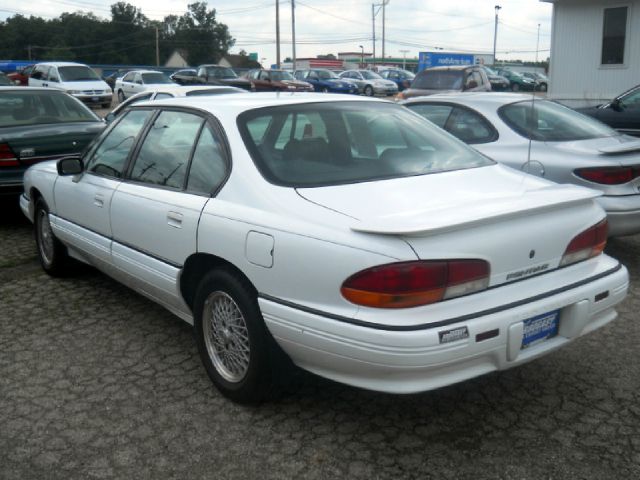 Pontiac Bonneville 1995 photo 3