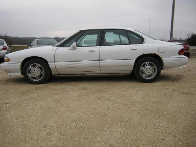 Pontiac Bonneville 1995 photo 1