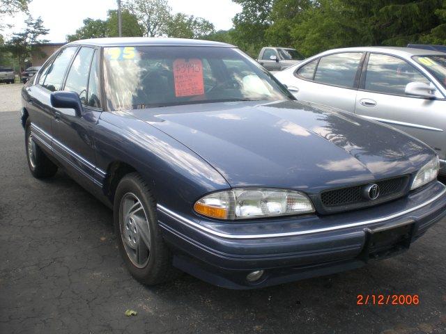 Pontiac Bonneville 1995 photo 1