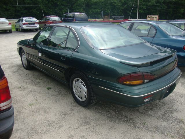 Pontiac Bonneville 1996 photo 1