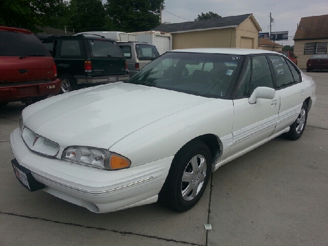 Pontiac Bonneville 1996 photo 4