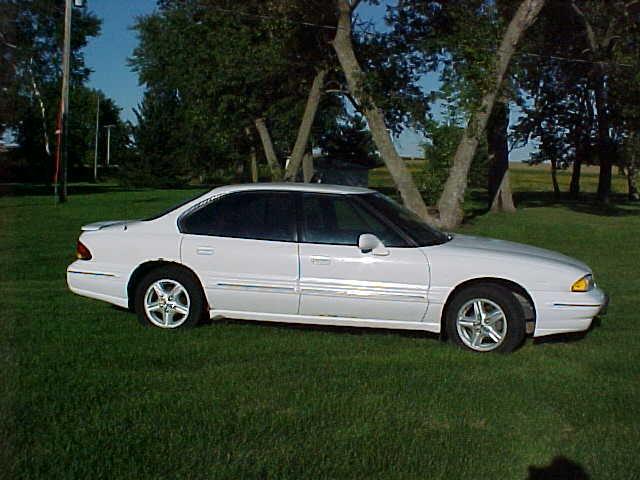 Pontiac Bonneville 1998 photo 1