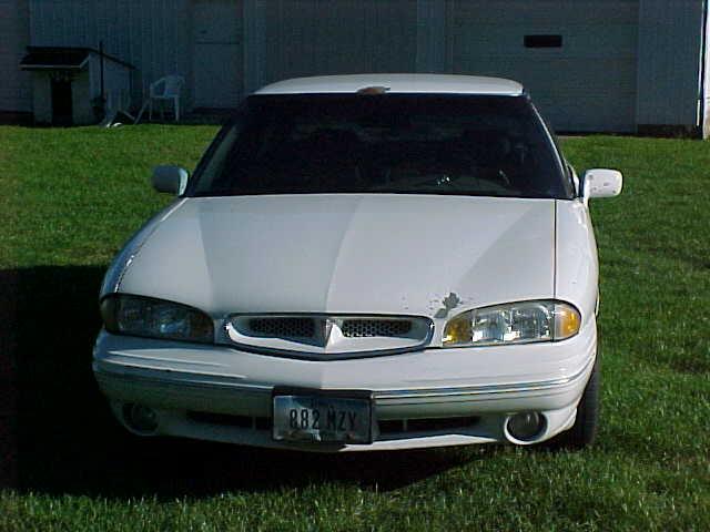 Pontiac Bonneville 1998 photo 2