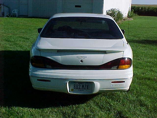 Pontiac Bonneville 1998 photo 3