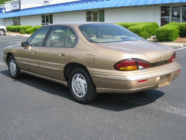 Pontiac Bonneville 1998 photo 2