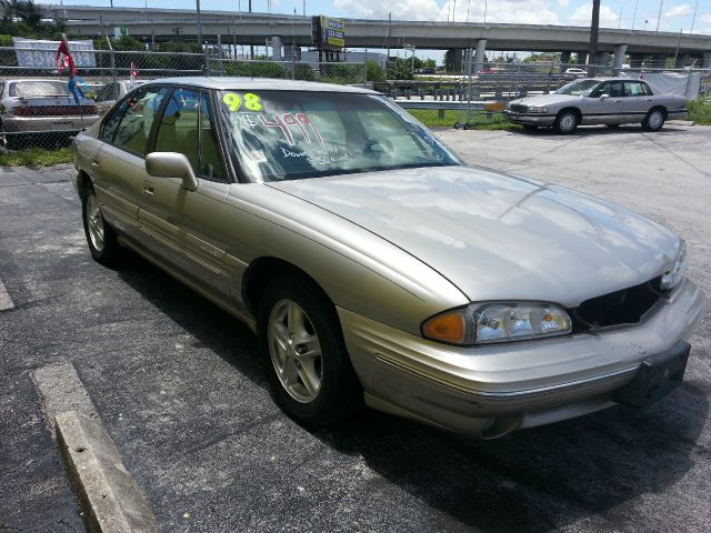 Pontiac Bonneville 1998 photo 1