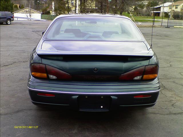 Pontiac Bonneville 1998 photo 2