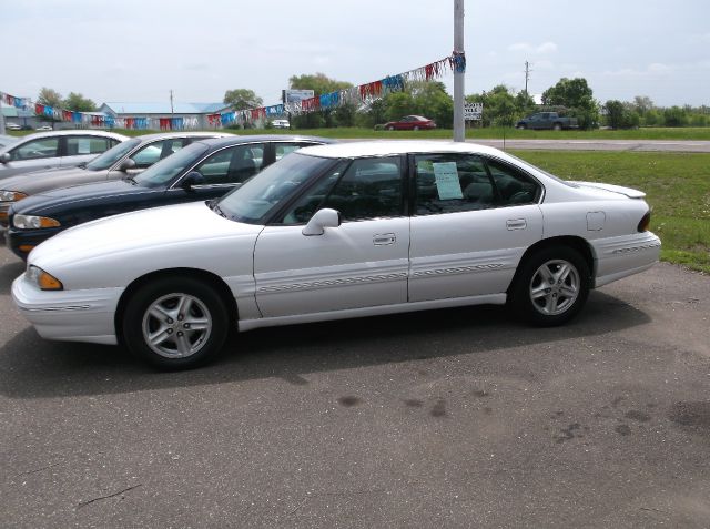 Pontiac Bonneville 1999 photo 2