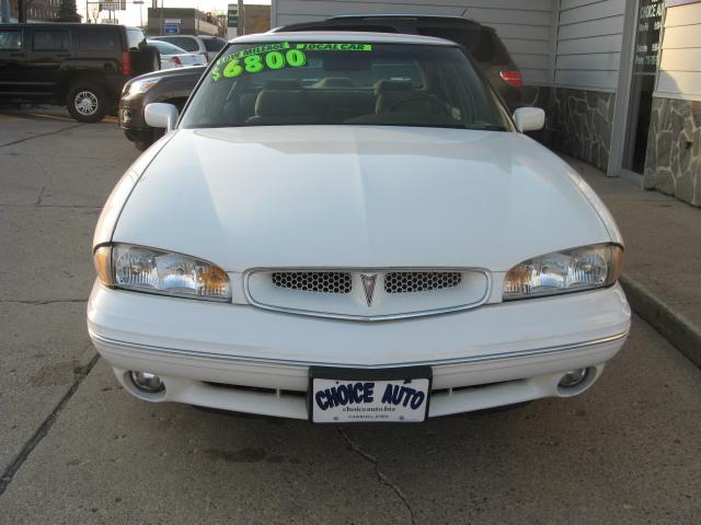 Pontiac Bonneville 1999 photo 2