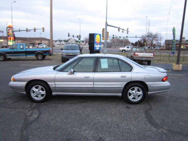 Pontiac Bonneville 1999 photo 1