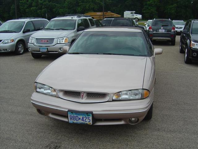 Pontiac Bonneville 1999 photo 1