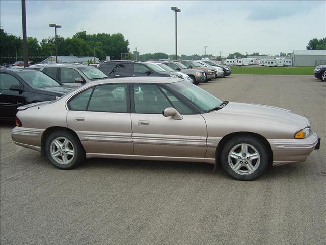 Pontiac Bonneville 1999 photo 2