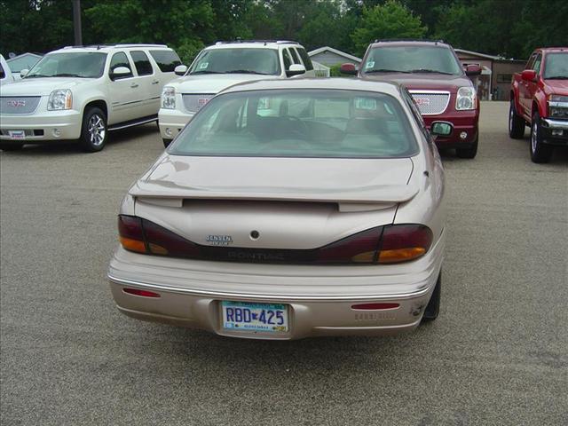 Pontiac Bonneville 1999 photo 3