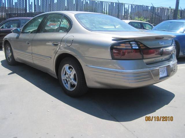 Pontiac Bonneville 2000 photo 1