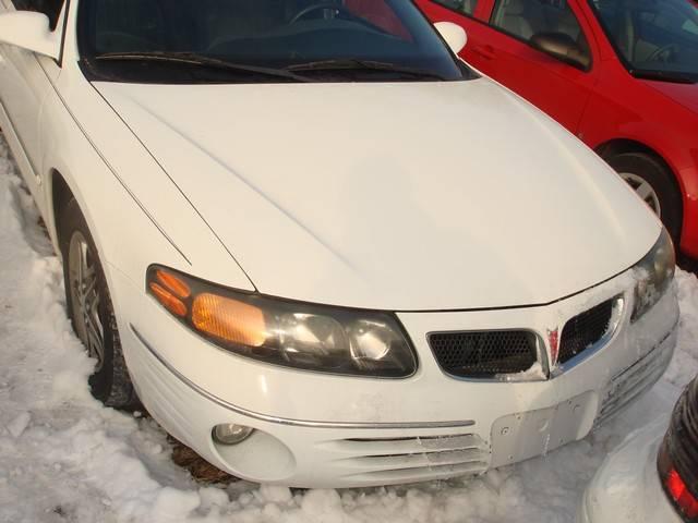 Pontiac Bonneville SE Sedan