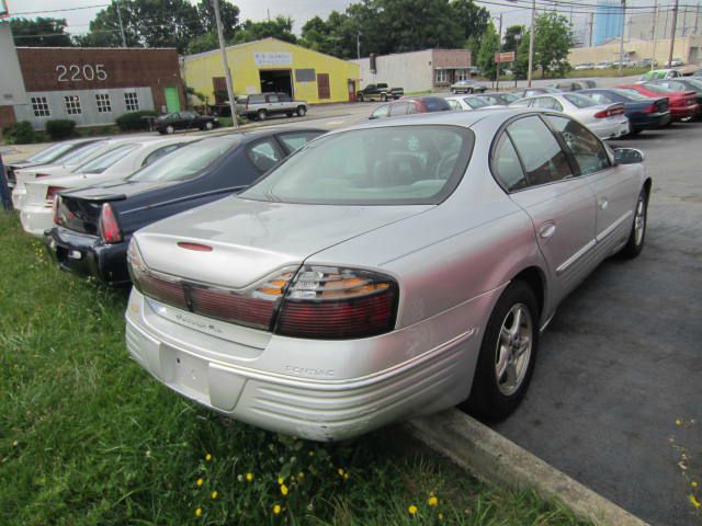 Pontiac Bonneville 2000 photo 3