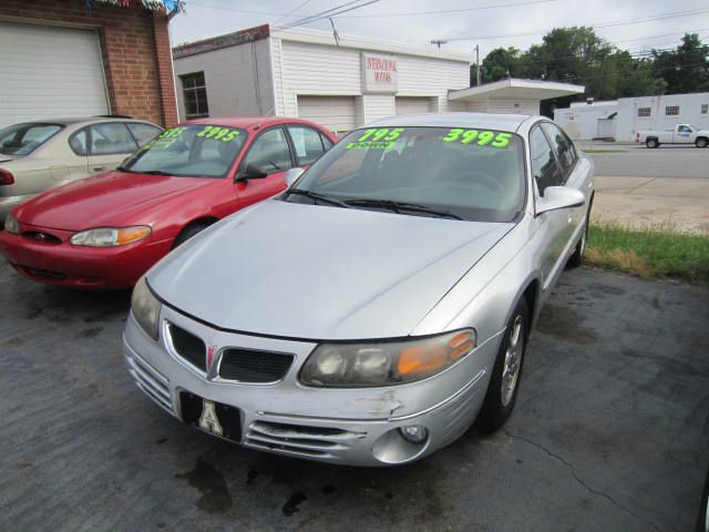 Pontiac Bonneville 2000 photo 4