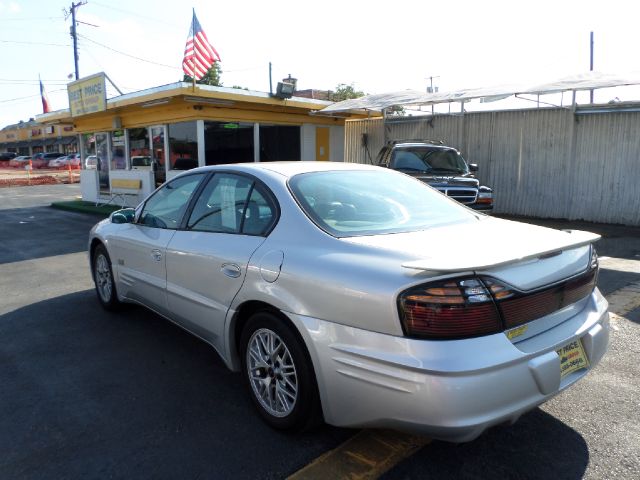 Pontiac Bonneville 2000 photo 2