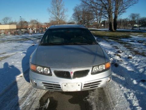 Pontiac Bonneville SE Sedan