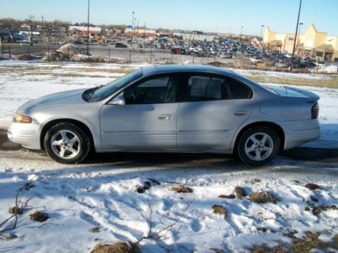 Pontiac Bonneville 2000 photo 1