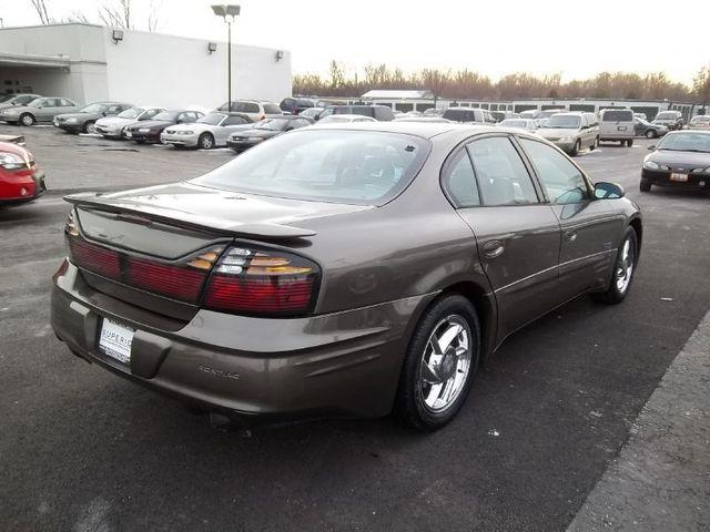 Pontiac Bonneville 2000 photo 2