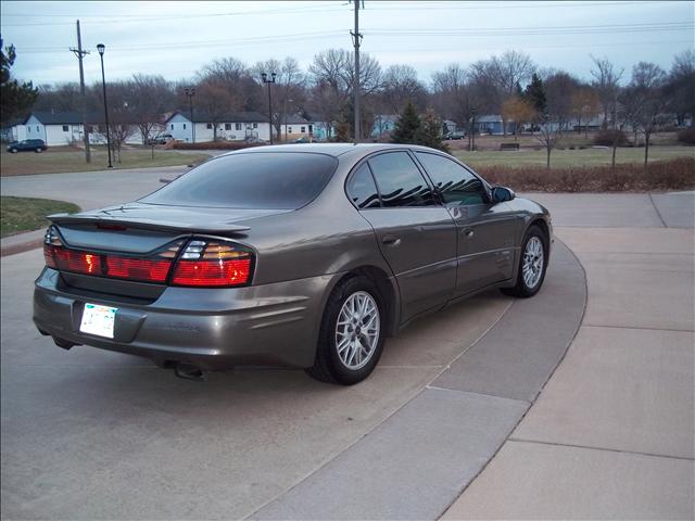 Pontiac Bonneville 4DR Limited AWD Sedan