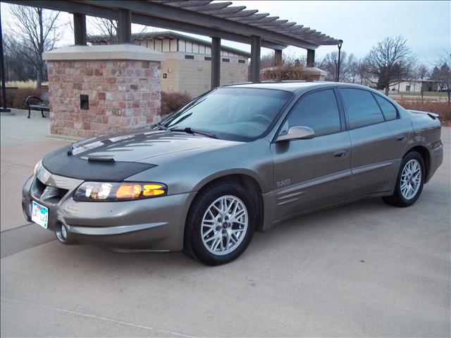 Pontiac Bonneville 2000 photo 3