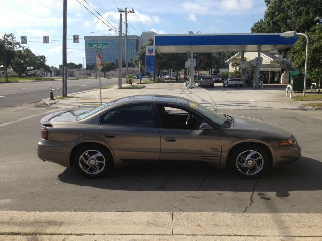 Pontiac Bonneville 4DR Limited AWD Sedan